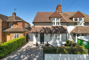 61, Claremont Road, West Byfleet KT14 6DZ