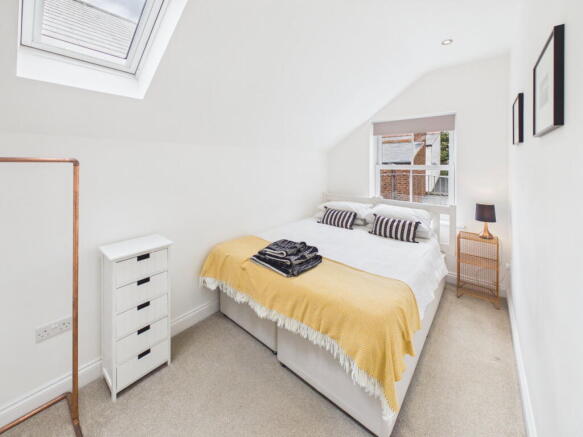 2 bed Flat for sale Image 8