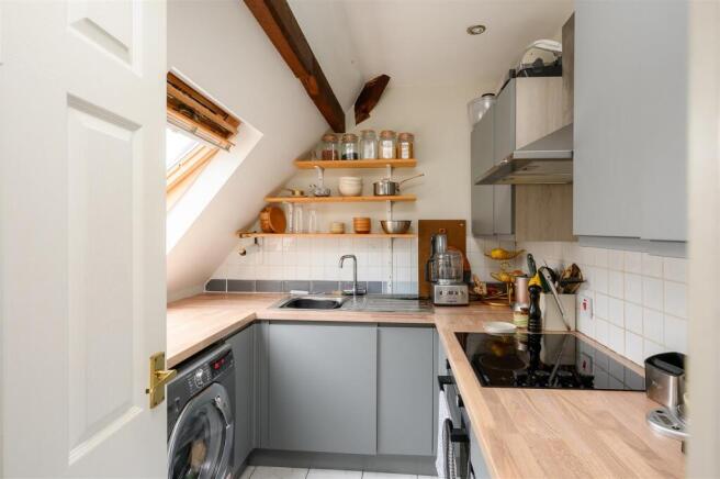 2 bed Apartment for sale Image 4