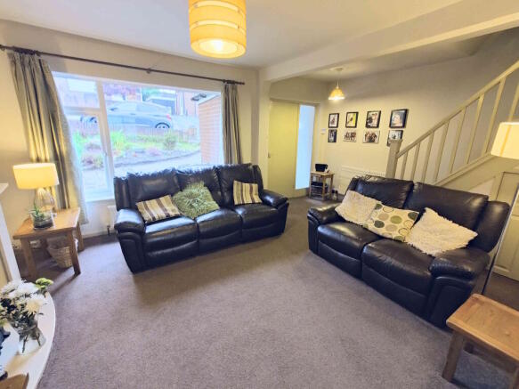 5 bed Semi-Detached for sale Image 4