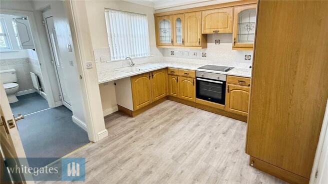 2 bed Terraced to rent Image 5
