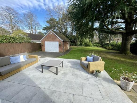 PATIO.jpg