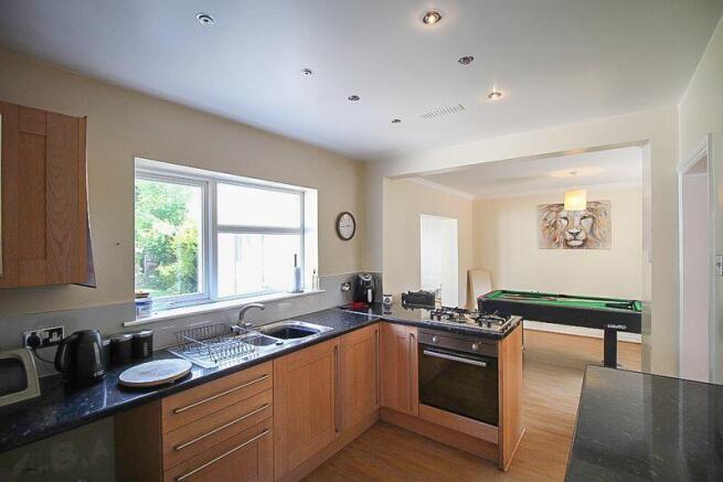 KITCHEN/DINER