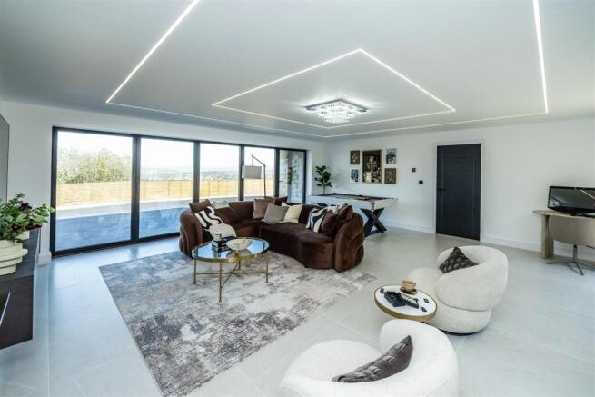 4 bed Detached for sale Image 4