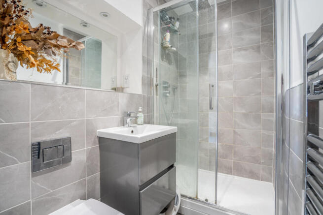 2 bed Apartment for sale Image 12