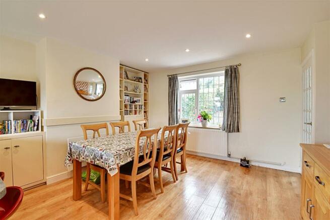 Dining Area 1.jpg