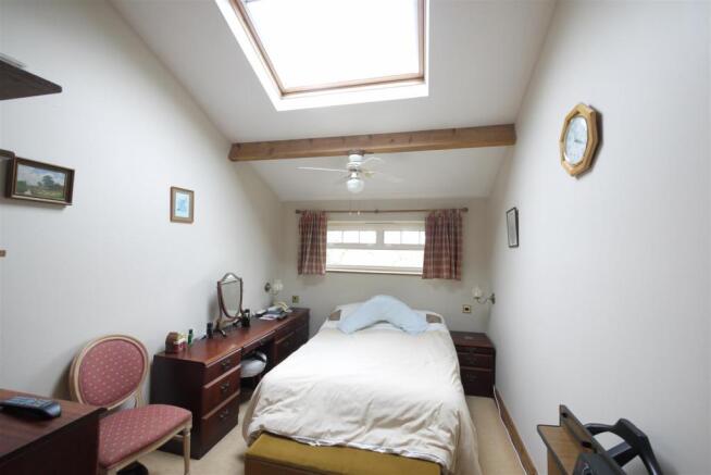 MASTER BEDROOM:-
