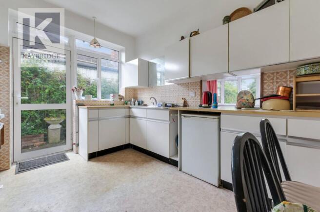 St. Clair Drive, Worcester Park - KT4 8UE