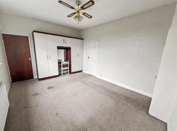3 bed Semi-Detached to rent Image 6
