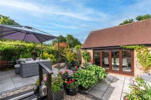 Long Barn, Skinners Green, Enborne, Newbury RG14 6RE