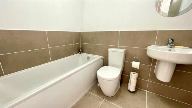 4-PIECE BATHROOM