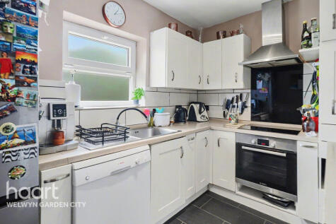 Eldon Avenue, BOREHAMWOOD