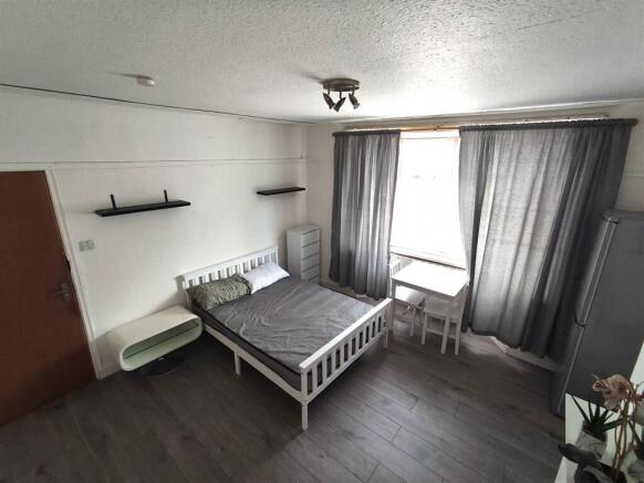 Room 1-38 St james second Photo.jpeg