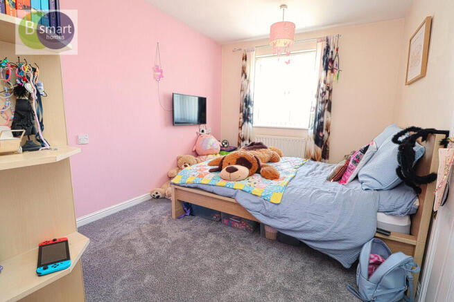 4 bed Detached for sale Image 12