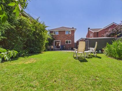 Kingfisher Close, Yaxley, PE7