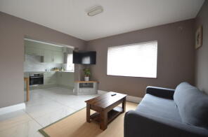 4, Redland Gardens, West Molesey KT8 2EP