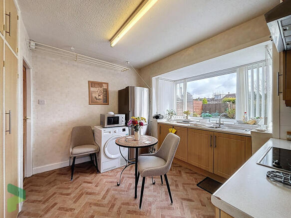 Fitted Kitchen/Di...