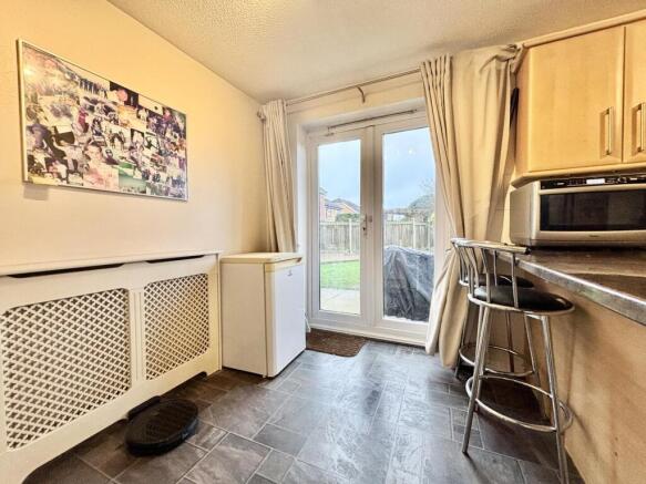 5 bed Detached for sale Image 6