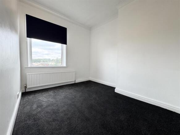 3 bed Terraced to rent Image 11