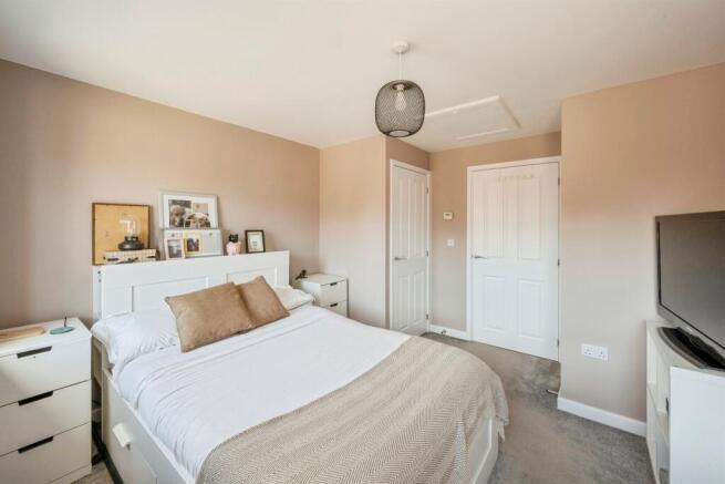 3 bed Semi-Detached for sale Image 8