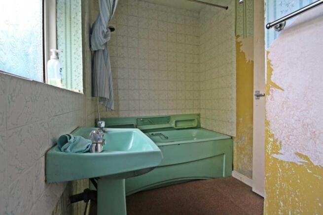 Bathroom.JPG