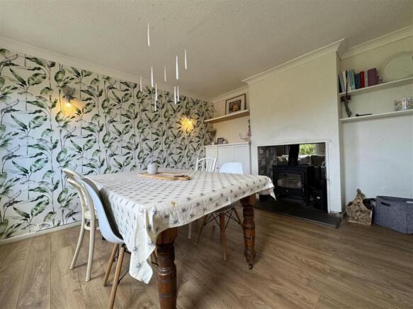 3 bed Semi-Detached for sale Image 8