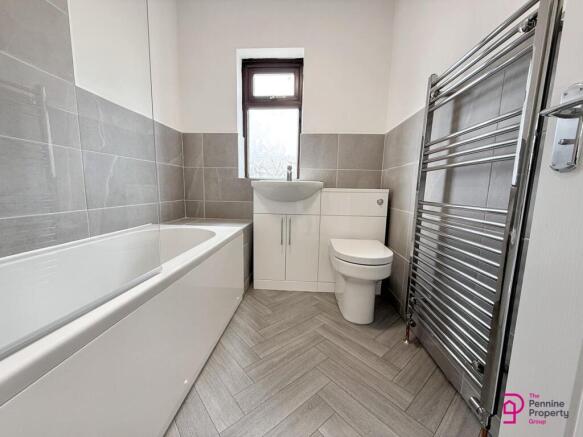 2 bed Semi-Detached to rent Image 4