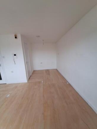 Studio to rent Image 4