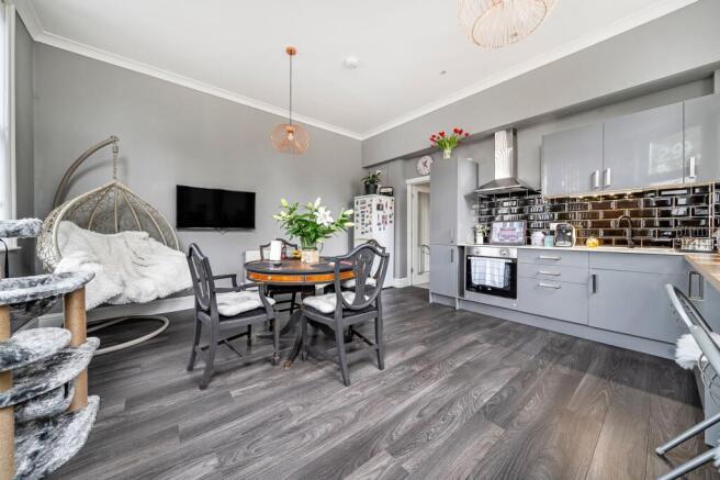 Kitchen / Reception Room GFF