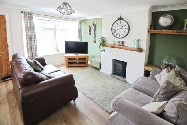 3 bed Semi-Detached for sale Image 4