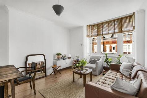 Carmalt Gardens, Putney, SW15