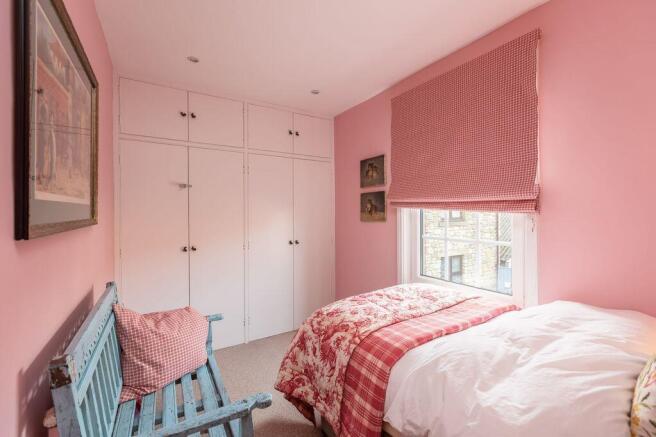 3 bed Terraced for sale Image 12