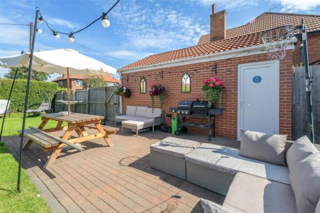 4 bed Semi-Detached for sale Image 11