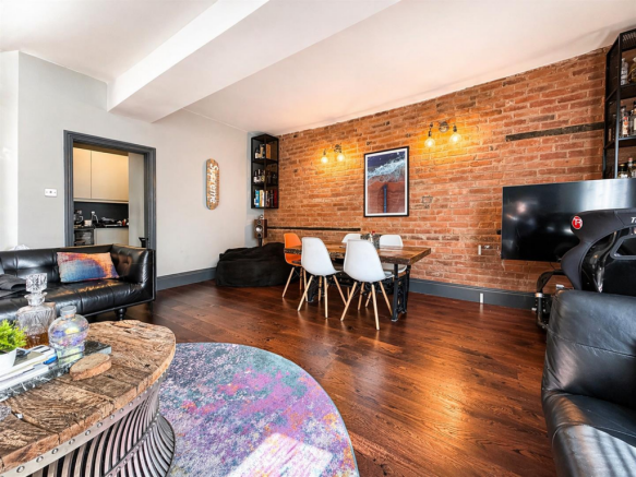 Spacious Lounge/Dining Room