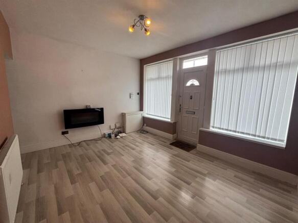 3 bed House to rent Image 4
