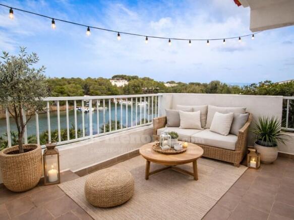 Villa with license and sea views in Addaia - Menorca