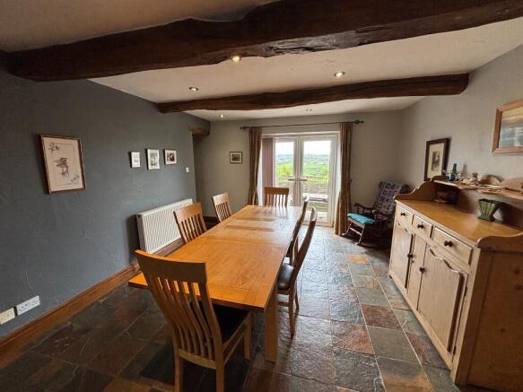 6 bed Detached for sale Image 10