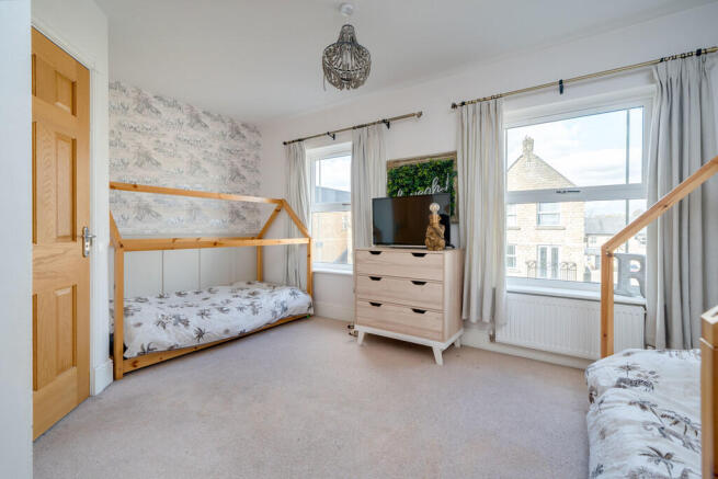 4 bed Town House for sale Image 11