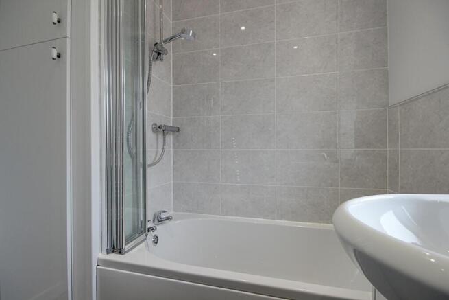 3 bed Semi-Detached to rent Image 12