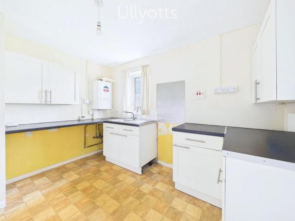 2 bed Semi-Detached Bungalow for sale Image 5