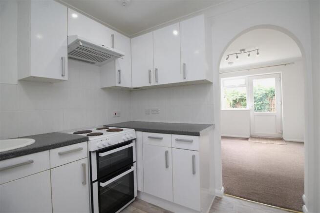 kitchen 2 .JPG