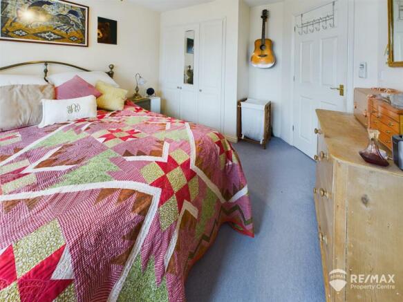 Bedroom 1 (3).jpg