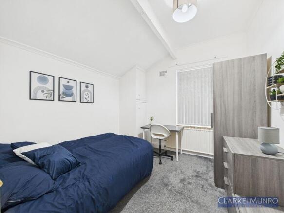 4 bed Terraced for sale Image 10