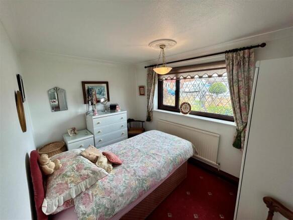 2 bed Semi-Detached Bungalow for sale Image 8