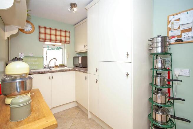 Utility Room 2.jpg