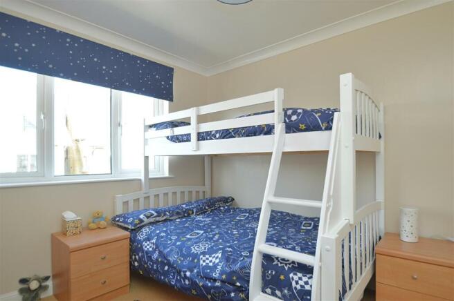 Bed2a.jpg