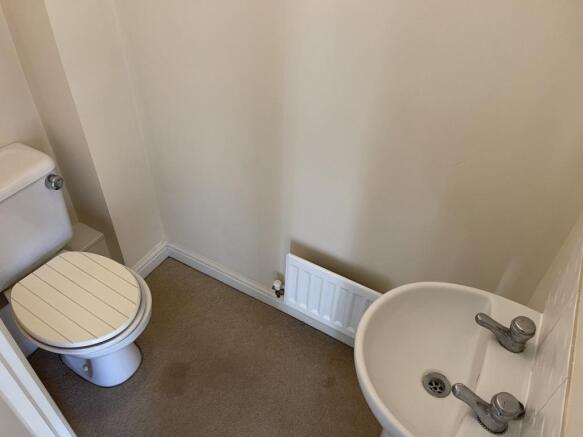 Guest Cloakroom: