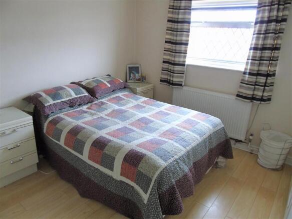 Bed1a.JPG