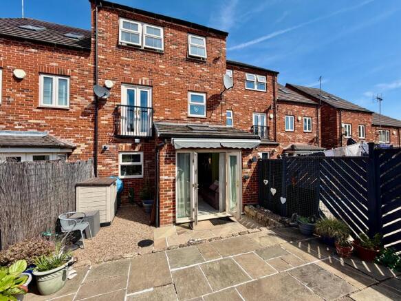 4 bed Town House for sale Image 11
