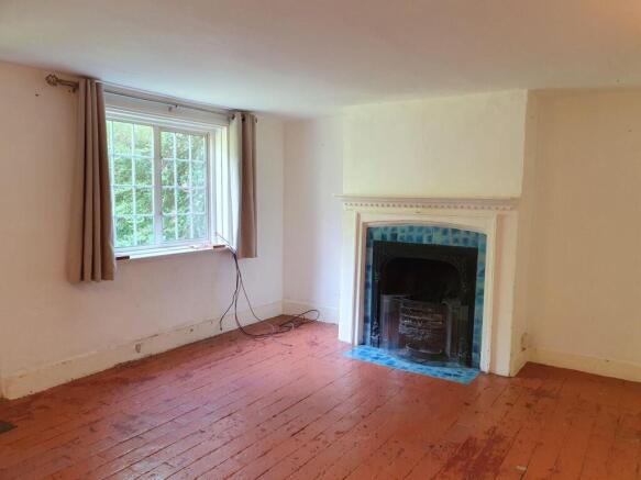 Front room open fire.jpg